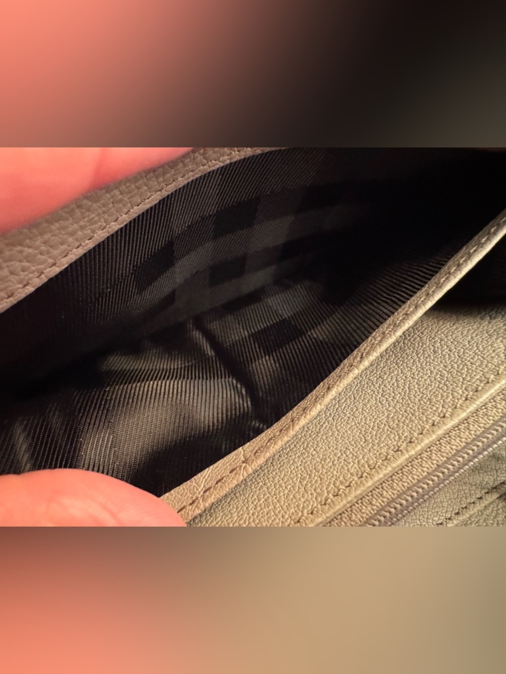 Burberry Cream Continental Leather Zip Wallet with Gold Plaque. - Picture 13 of 16